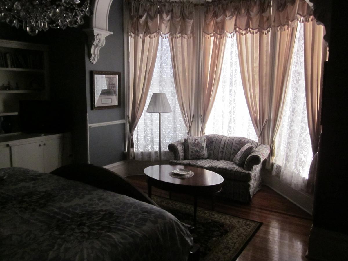 King Room Seating Area